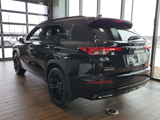 New 2026 Nissan Rogue Platinum image 4