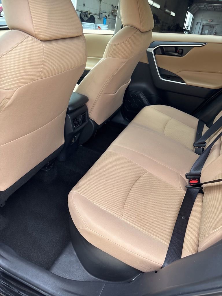 Used 2025 Toyota RAV4 LE AWD/4WD image 20