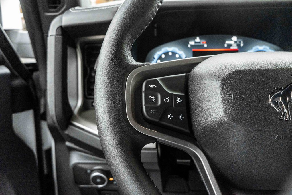 Used 2025 Ford Bronco Outer Banks image 21