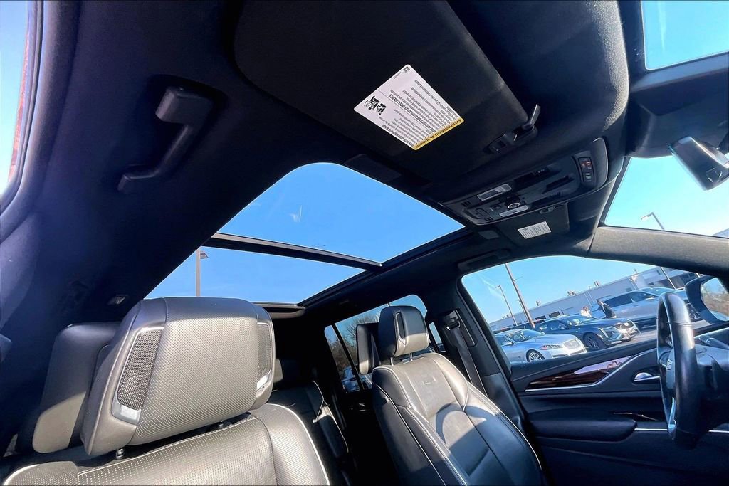 Used 2021 Cadillac Escalade ESV Premium Luxury w/ Driver Assist Tech Package AWD/4WD image 28