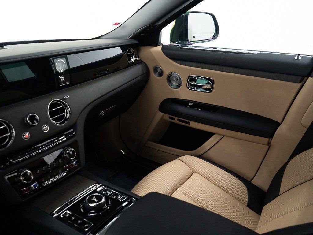 Used 2025 Rolls-Royce Ghost image 35