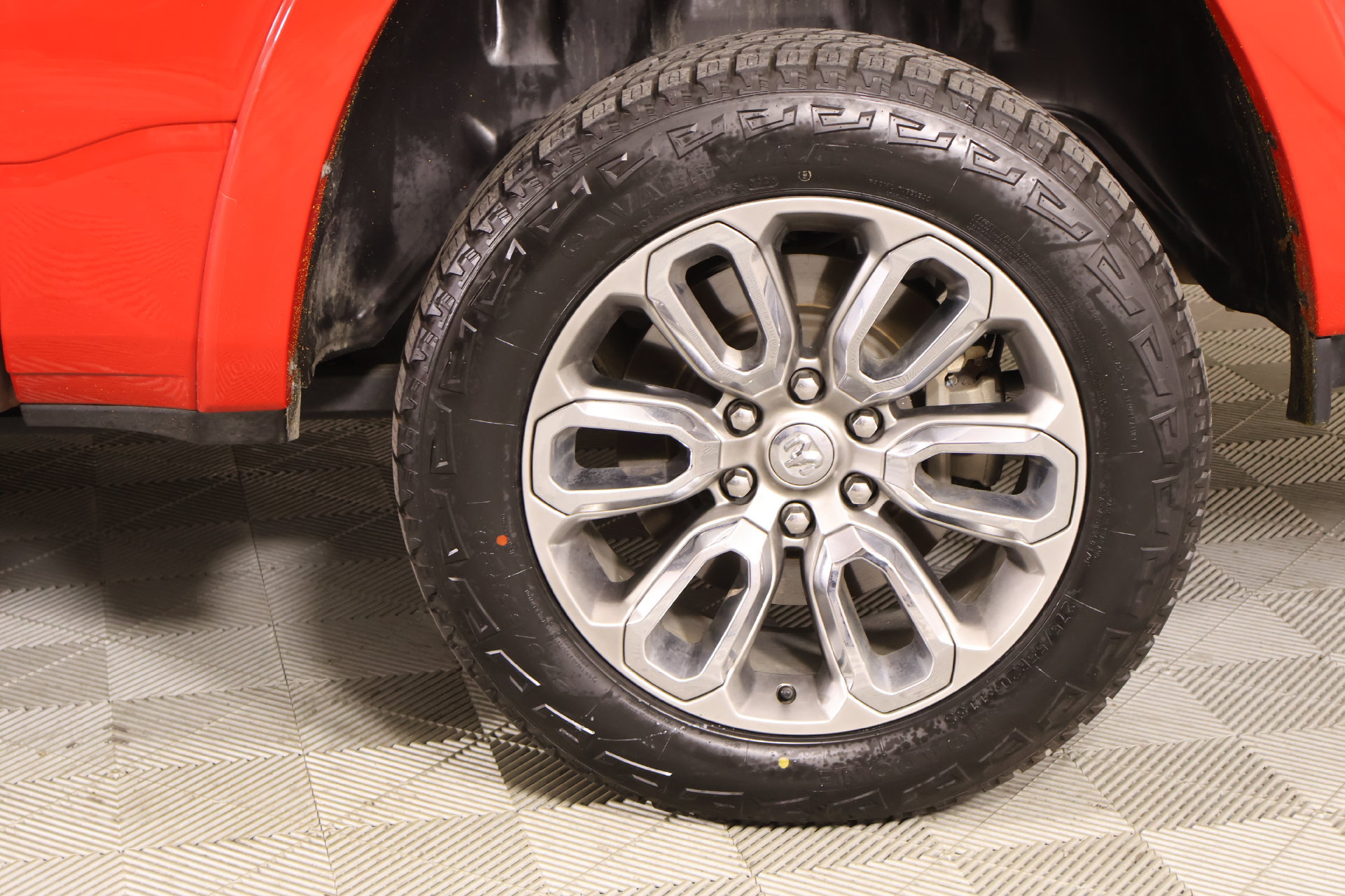 Used 2022 RAM 1500 Laramie w/ Sport Appearance Package AWD/4WD image 18