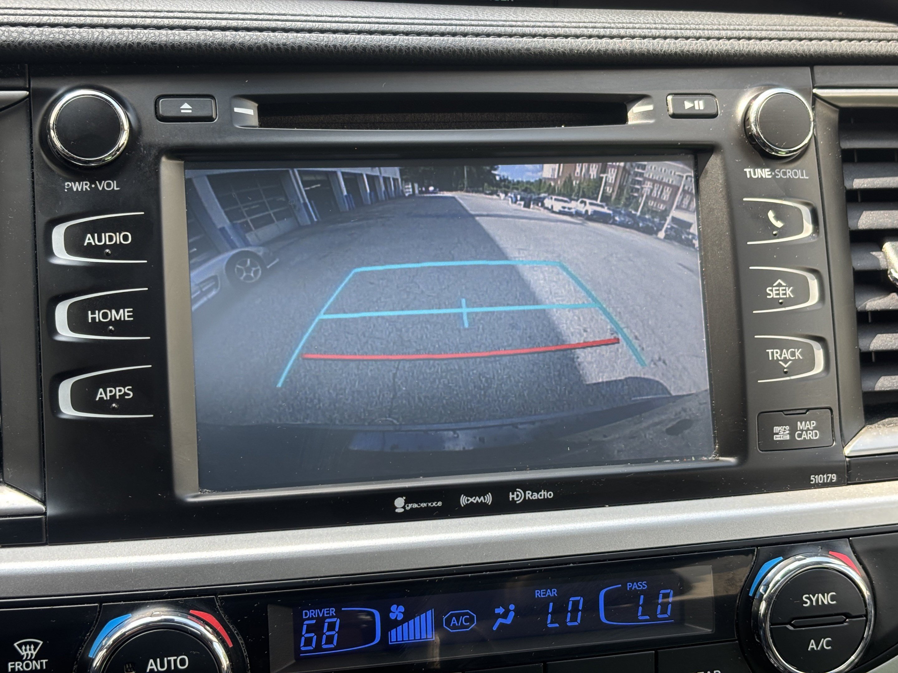 Used 2017 Toyota Highlander XLE FWD image 12