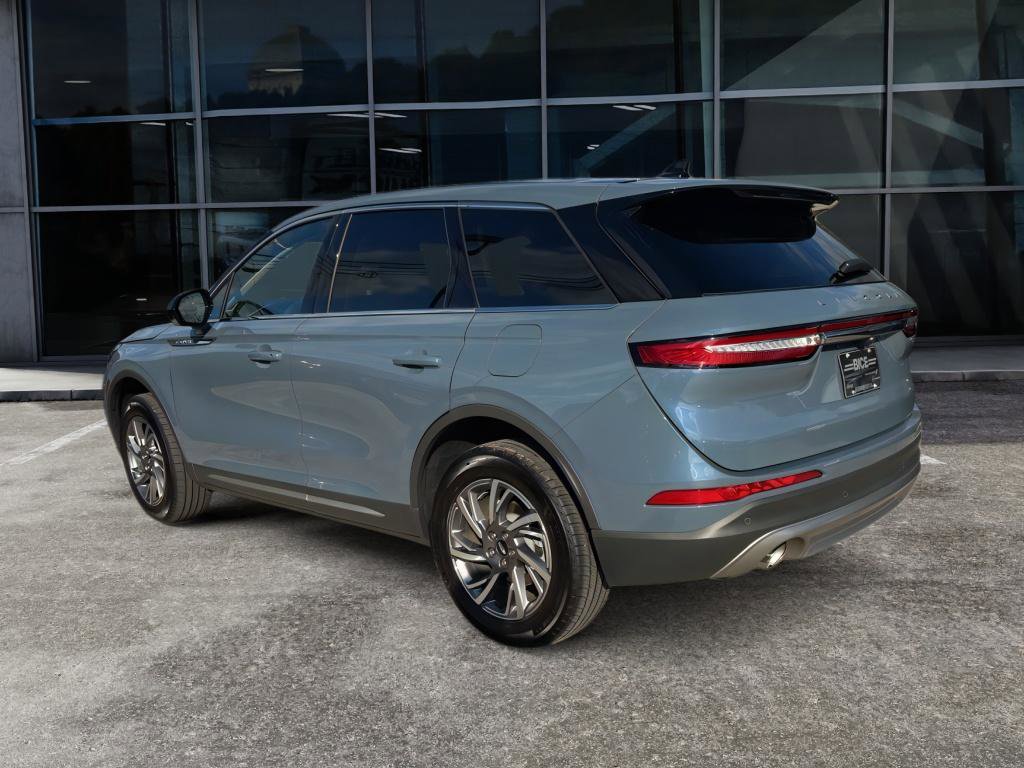 Used 2025 Lincoln Corsair Premiere image 5