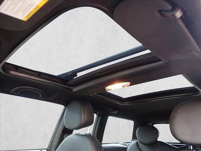 Used 2011 MINI Cooper Clubman S image 12