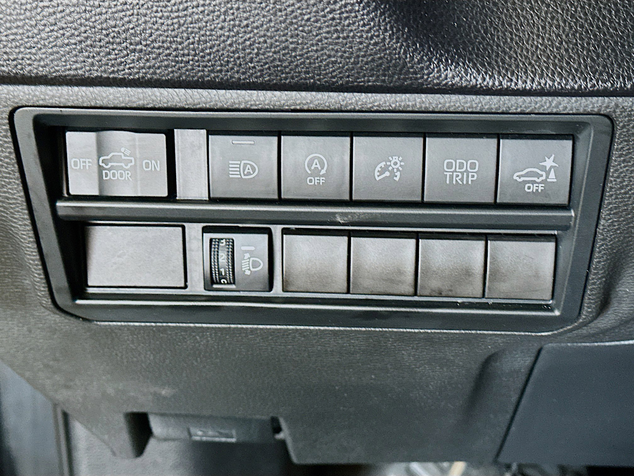 Used 2023 Toyota Tundra SR5 w/ SR5 Convenience Package AWD/4WD image 17