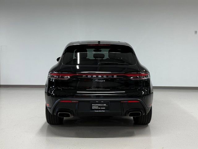 Certified 2023 Porsche Macan image 7