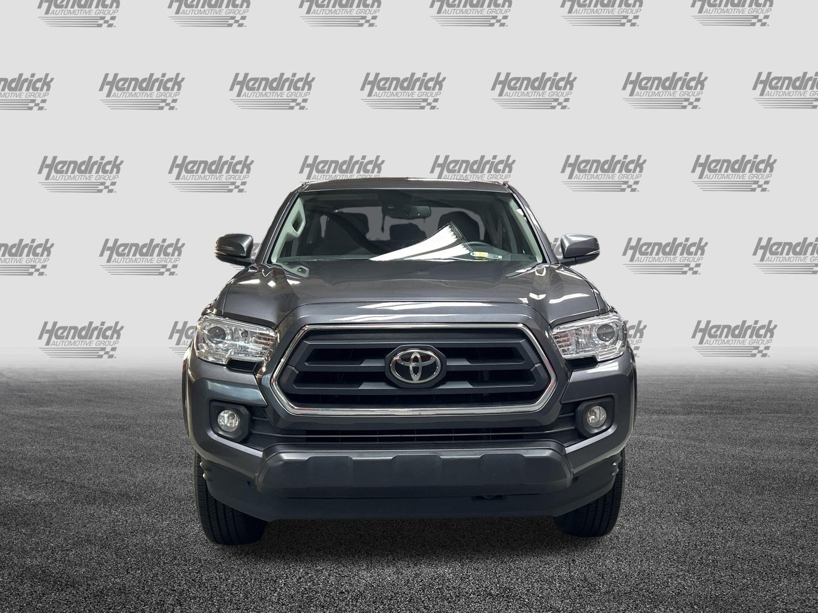 Used 2023 Toyota Tacoma SR5 AWD/4WD image 3