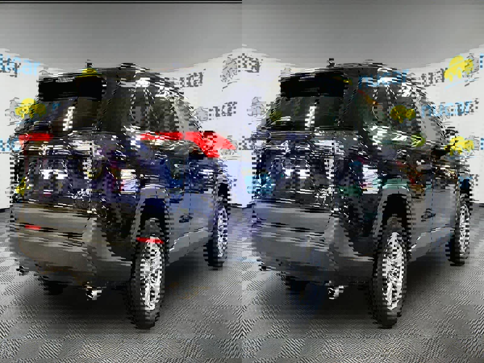 Used 2023 Toyota RAV4 XLE w/ Convenience Package image 6