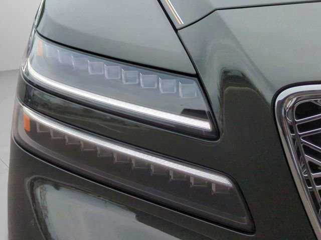 Certified 2025 Genesis GV80 2.5T Standard AWD/4WD image 9