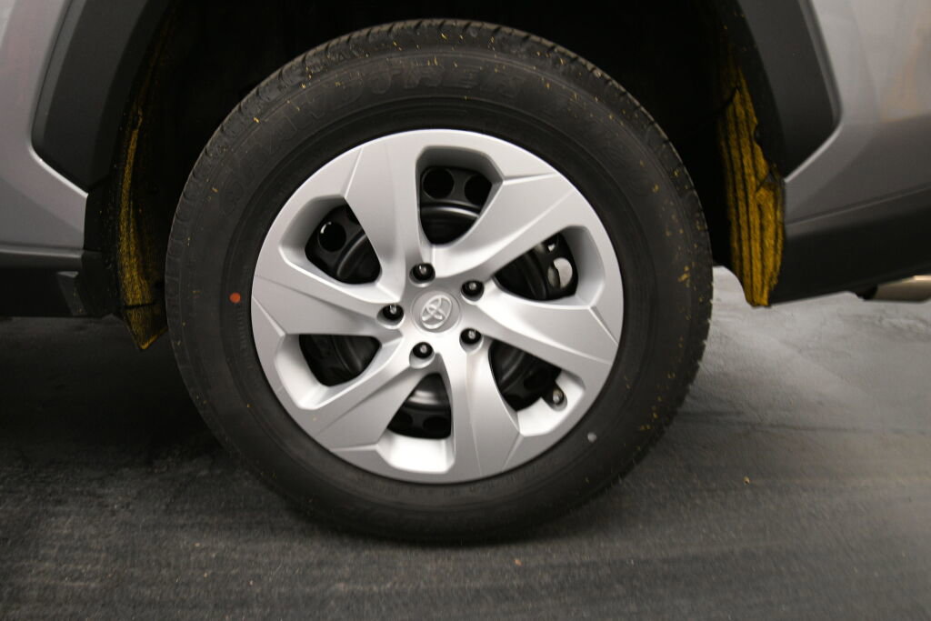 Certified 2024 Toyota RAV4 LE image 29