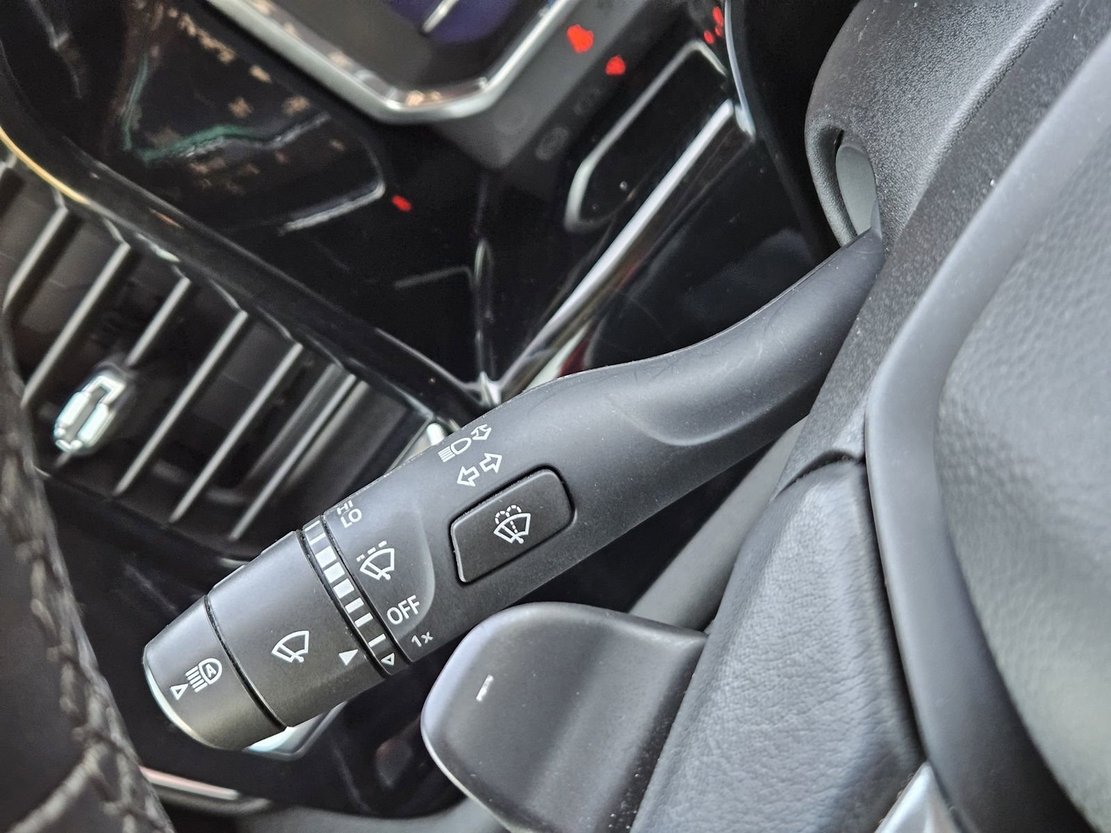 Used 2023 Chevrolet Silverado 1500 LTZ image 28