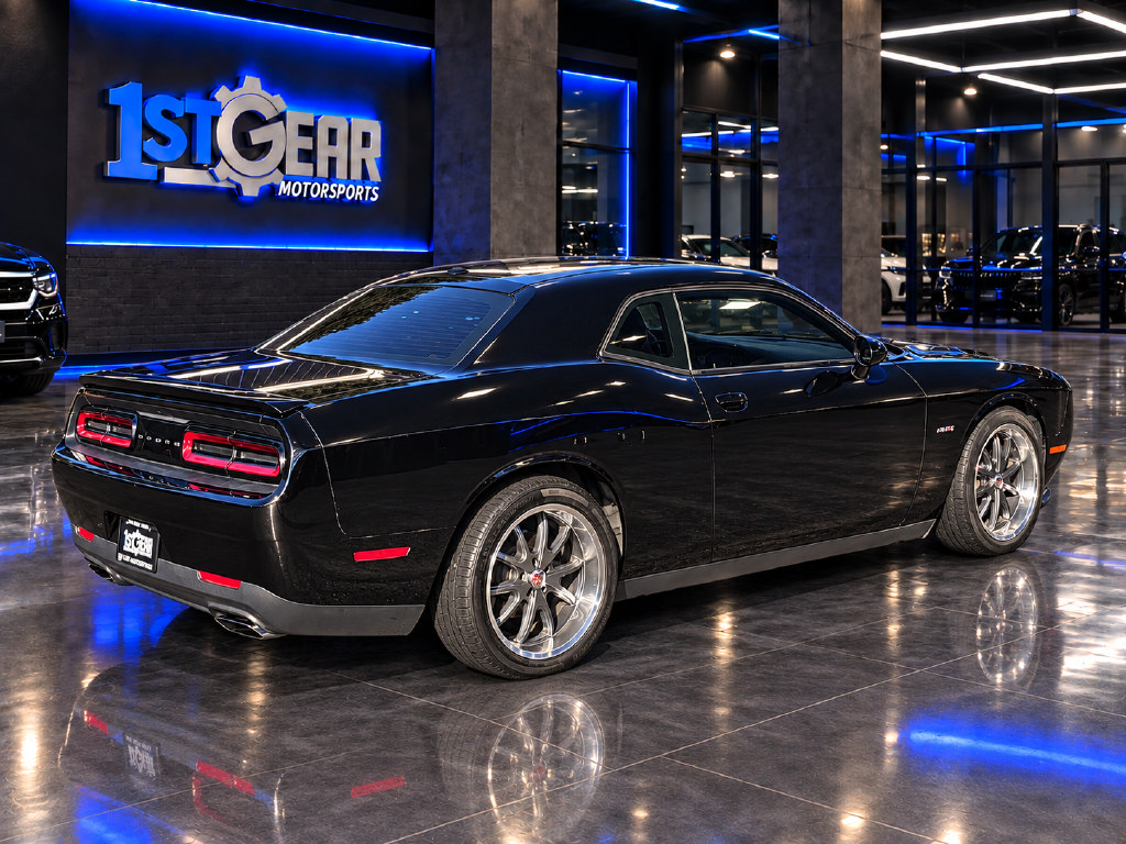 Used 2015 Dodge Challenger R/T w/ Quick Order Package 28B R/T RWD image 5