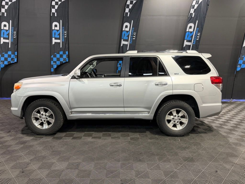 Used 2011 Toyota 4Runner SR5 w/ Convenience Pkg image 2