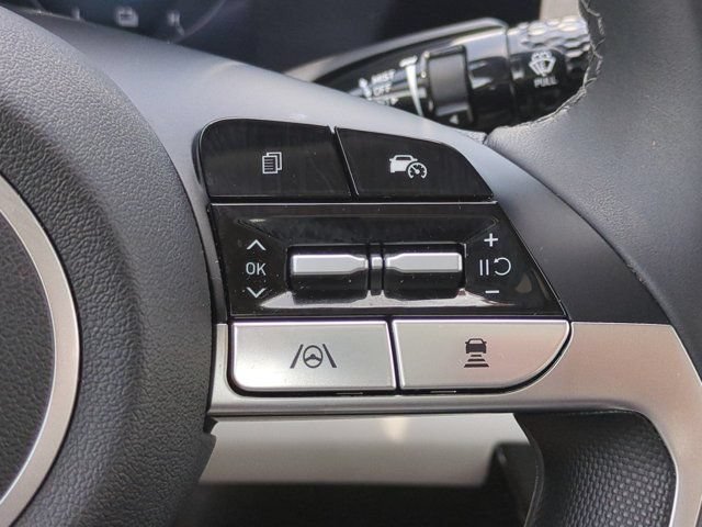 Used 2025 Hyundai Elantra Limited FWD image 26