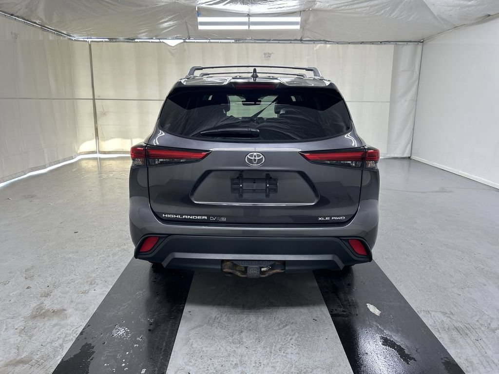 Used 2022 Toyota Highlander XLE AWD/4WD image 22