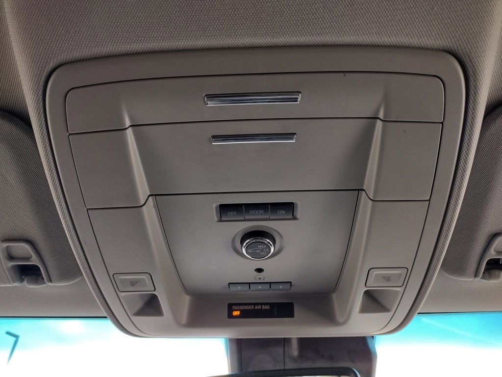 Used 2019 Chevrolet Suburban LT image 29