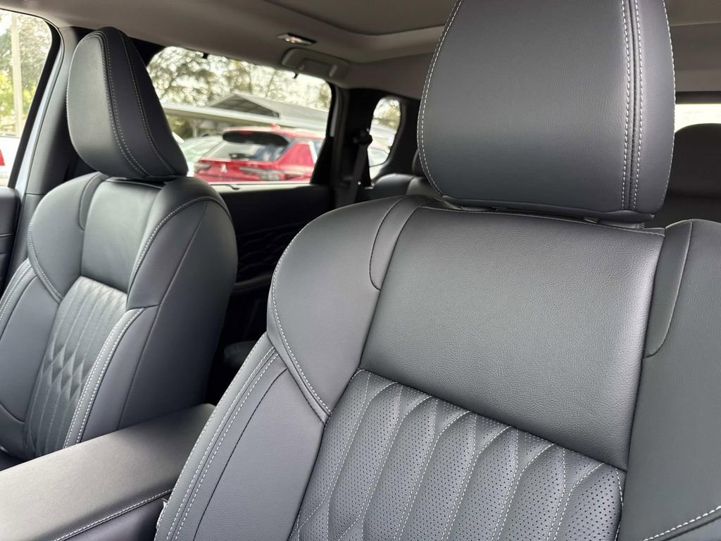 New 2026 Mitsubishi Outlander SEL image 23