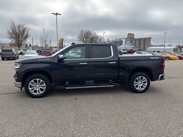 Used 2022 Chevrolet Silverado 1500 LTZ image 3