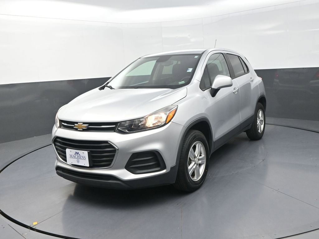 Used 2017 Chevrolet Trax LS w/ Fleet Convenience Package AWD/4WD image 4