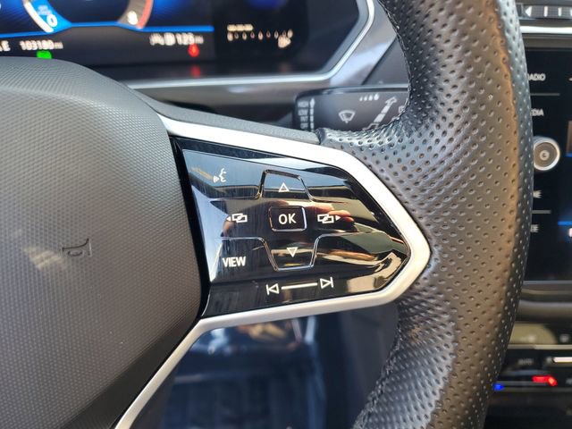 Used 2022 Volkswagen Tiguan SE R-Line image 22