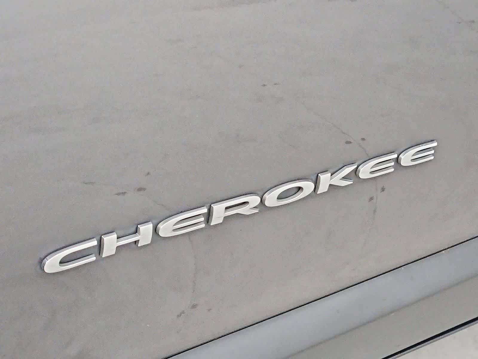 Used 2019 Jeep Cherokee Limited AWD/4WD image 12