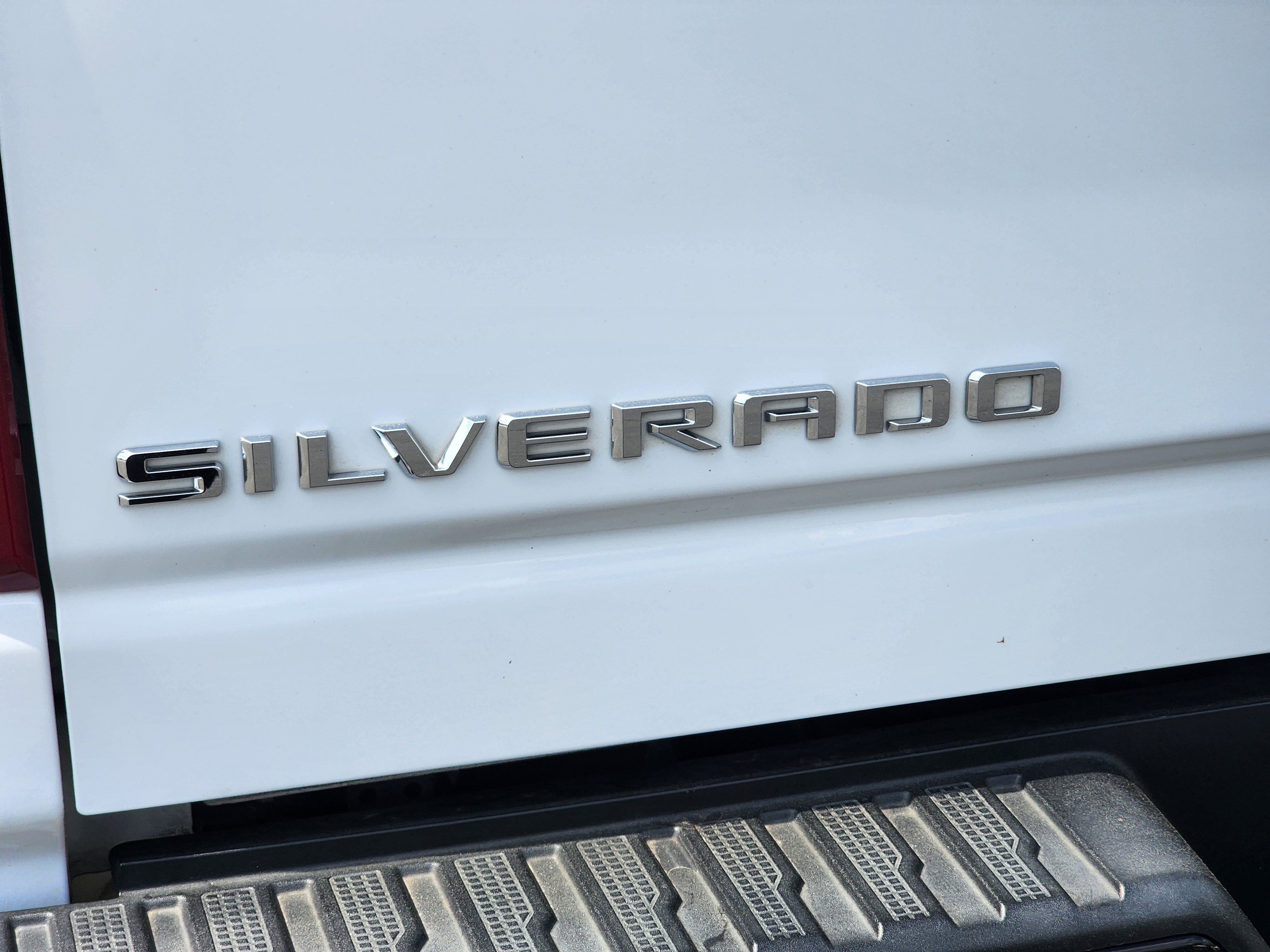 Used 2021 Chevrolet Silverado 2500 Custom w/ Custom Value Package image 12