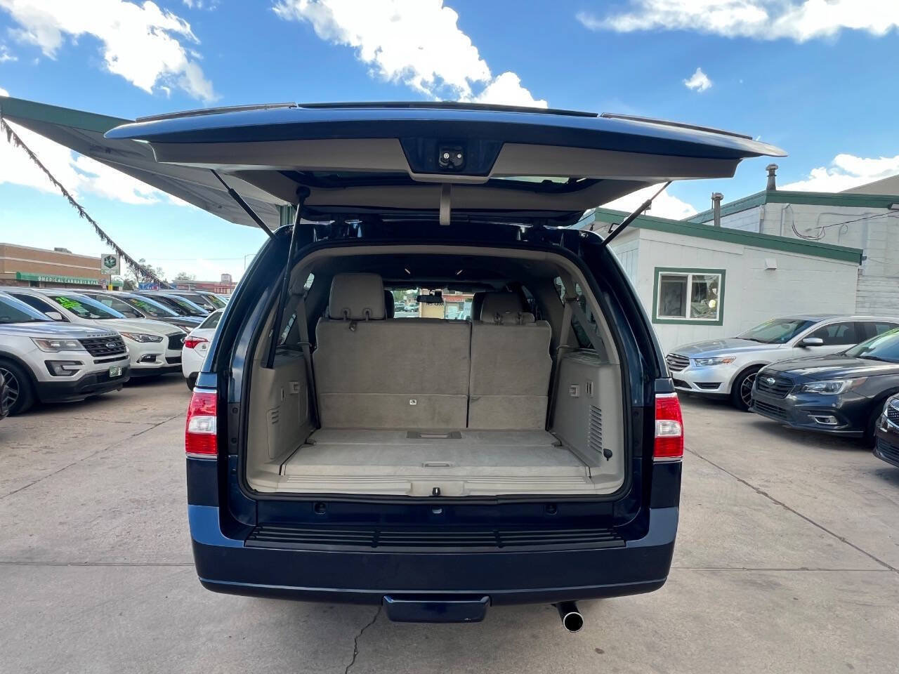 Used 2014 Lincoln Navigator L 4WD image 6