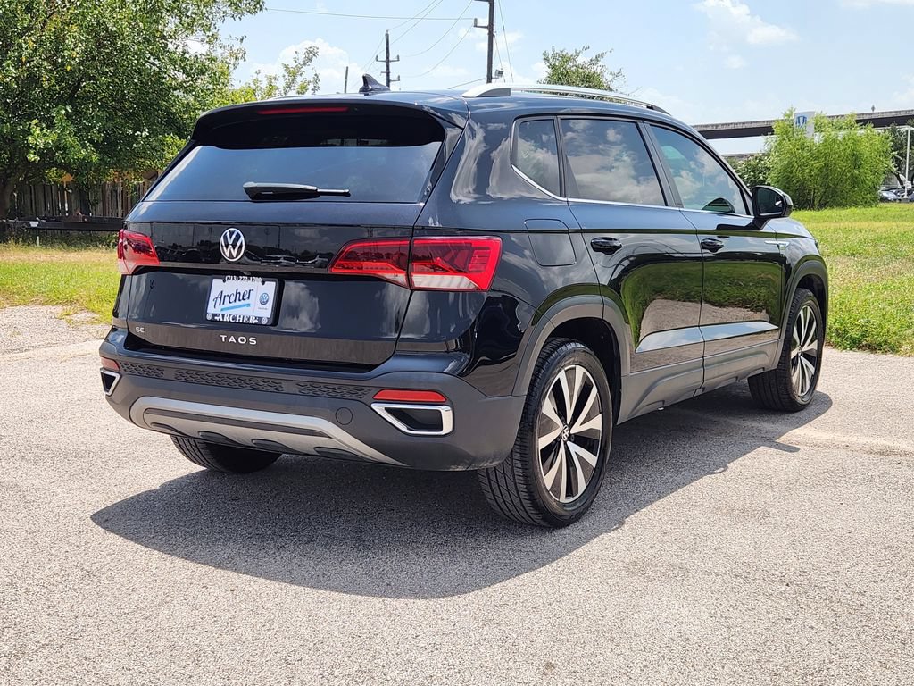 Used 2024 Volkswagen Taos SE FWD image 3