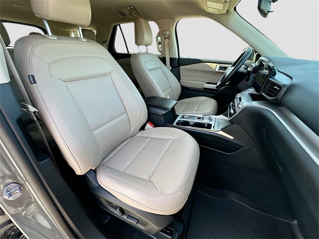 Used 2023 Ford Explorer XLT w/ Equipment Group 202A image 27