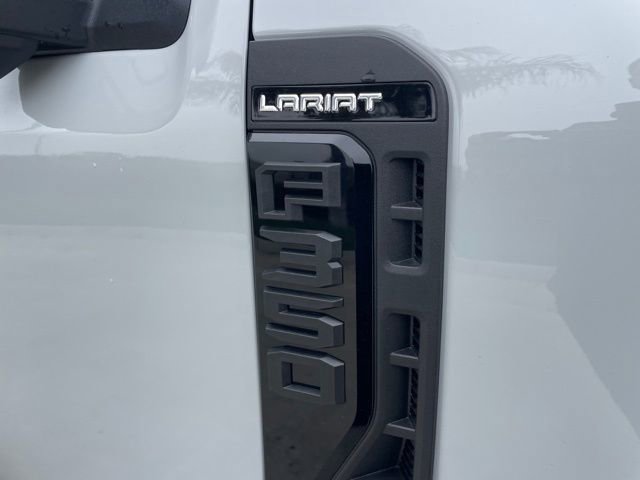 New 2026 Ford F350 Lariat w/ Black Appearance Package image 32