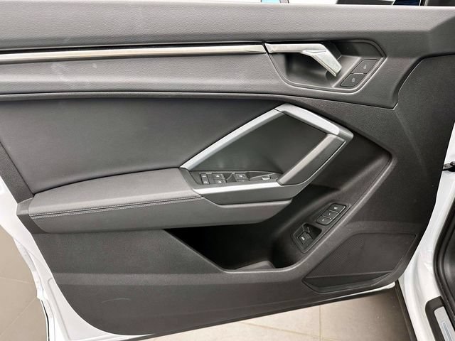 Used 2025 Audi Q3 2.0T Premium w/ Convenience Package AWD/4WD image 17