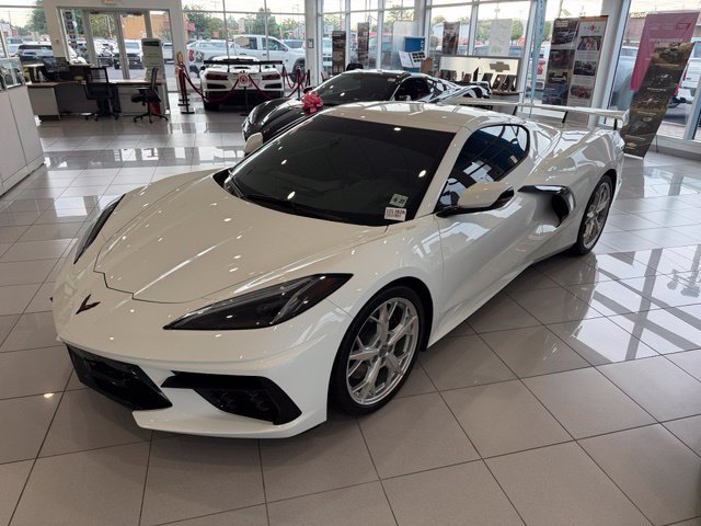 Used 2022 Chevrolet Corvette Stingray Coupe w/ 1LT RWD image 5