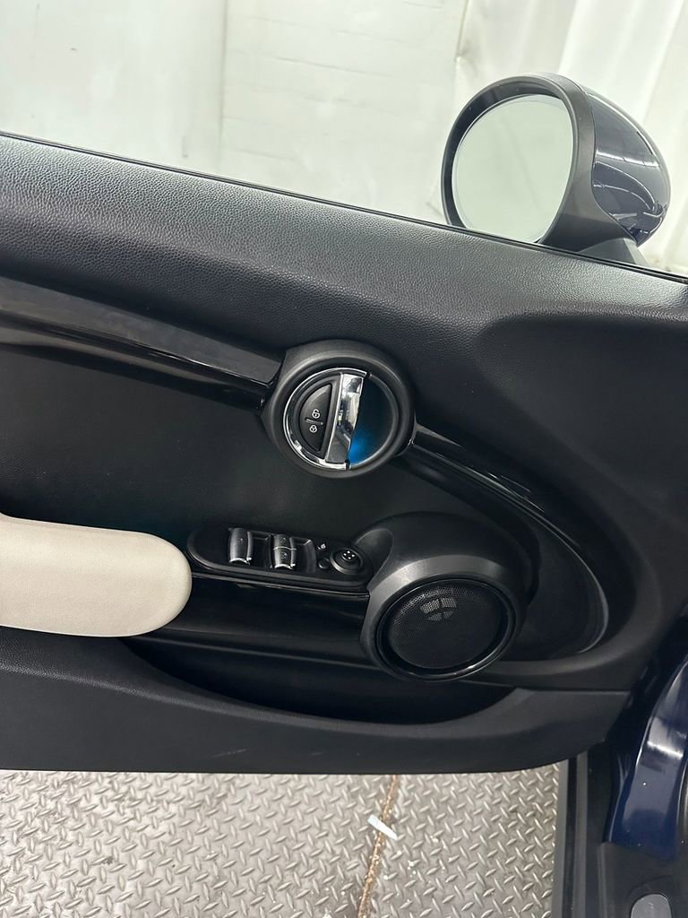 Used 2019 MINI Cooper S image 9