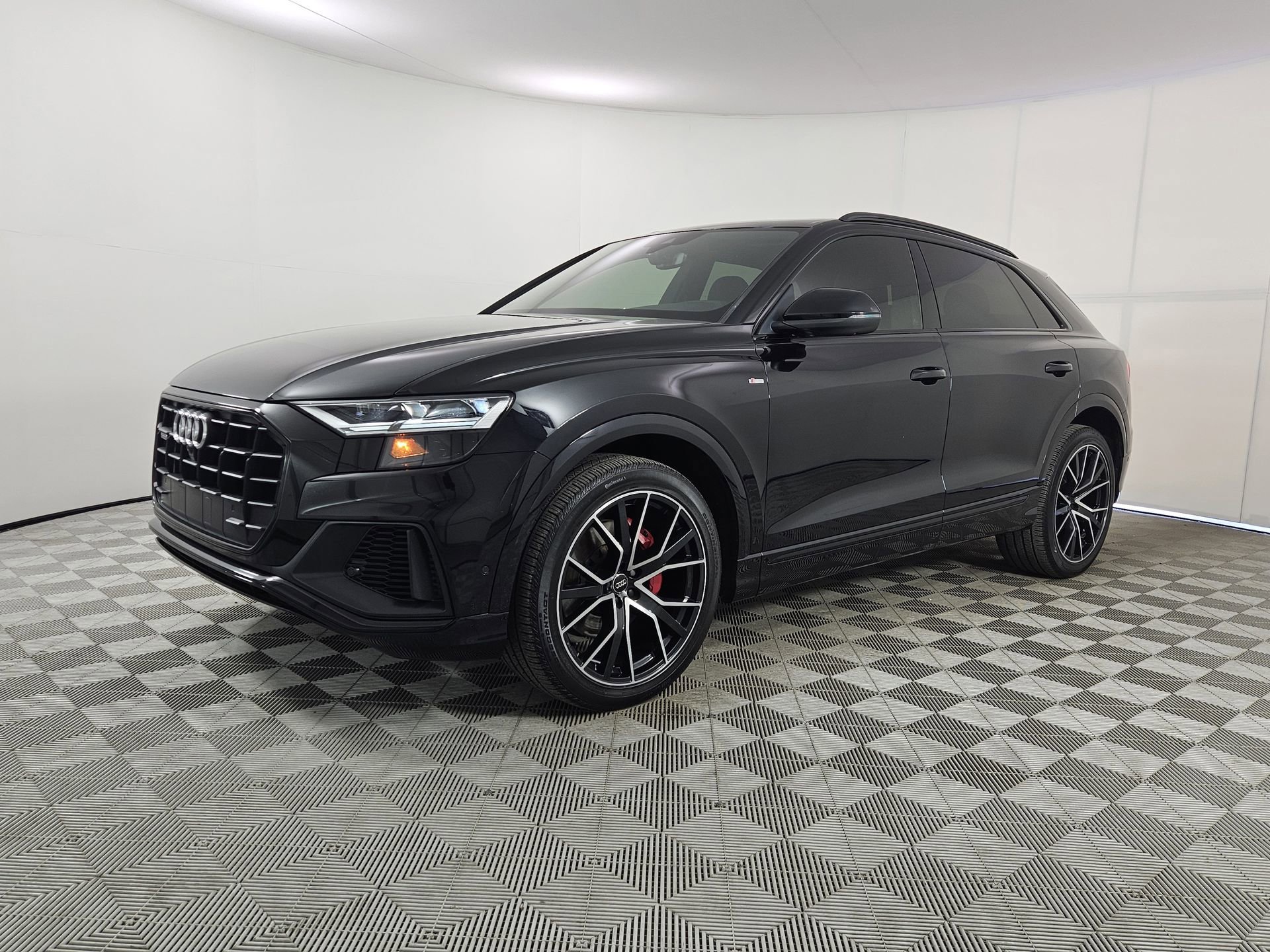 Used 2020 Audi Q8 Premium Plus w/ Premium Plus Package AWD/4WD image 3