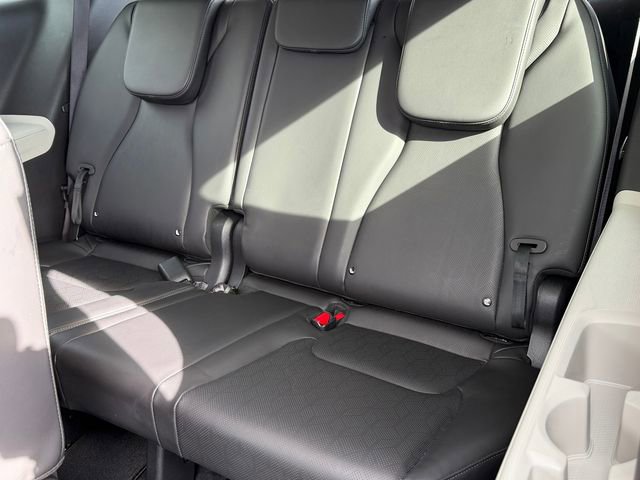 Used 2024 Kia Carnival LX image 24