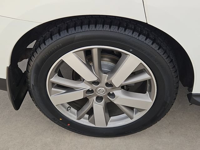 Used 2015 Nissan Pathfinder Platinum FWD image 9