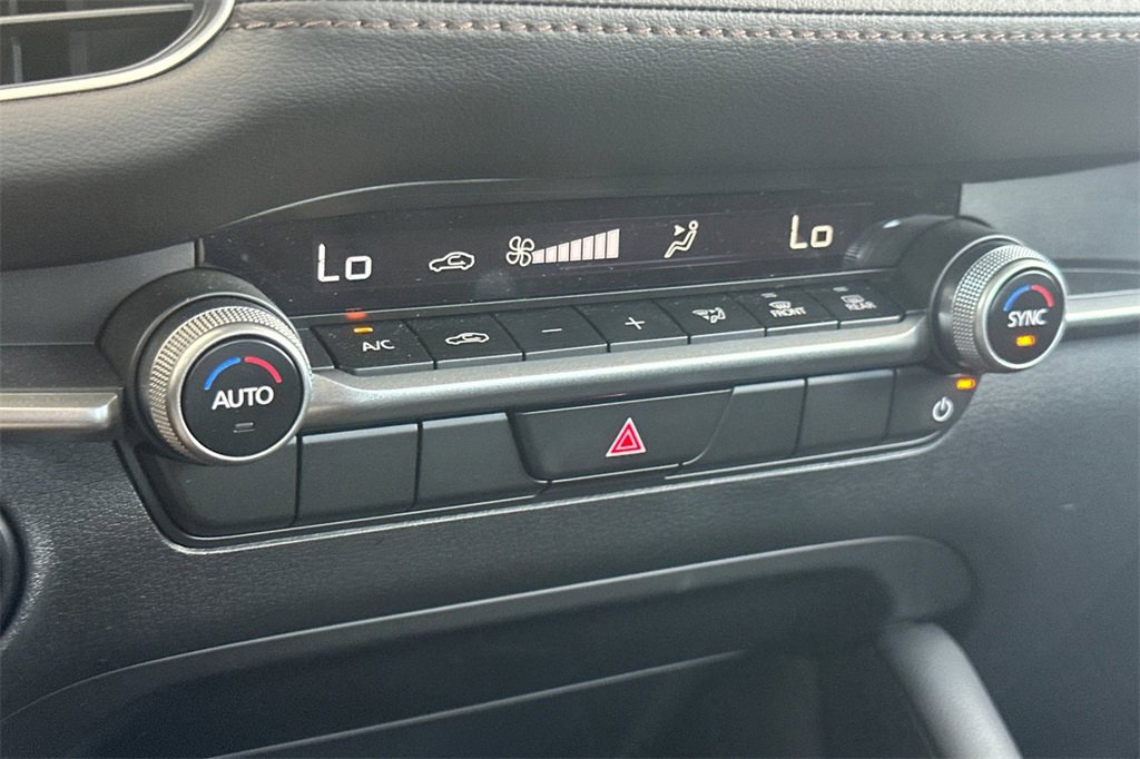 Used 2025 MAZDA MAZDA3 s image 21
