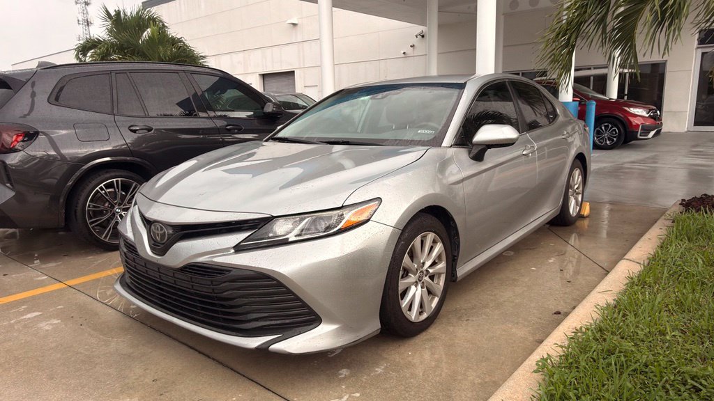 Used 2020 Toyota Camry LE FWD image 2