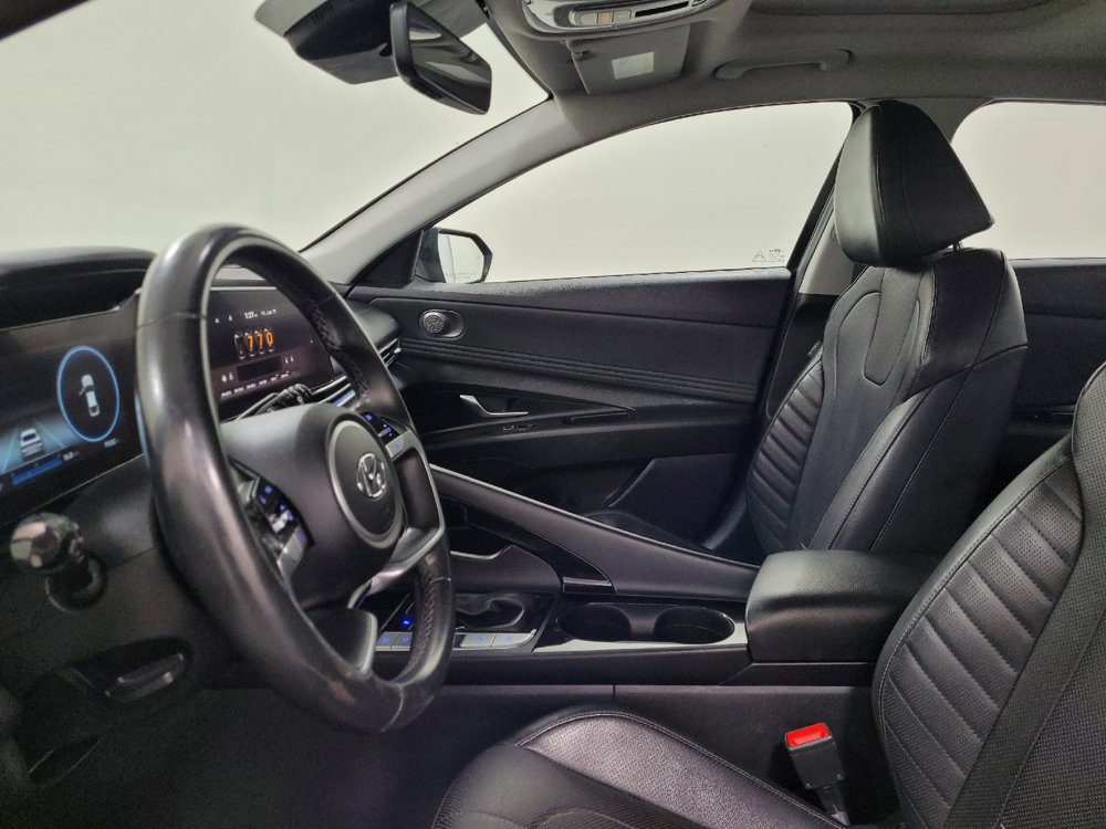 Used 2021 Hyundai Elantra Limited FWD image 17