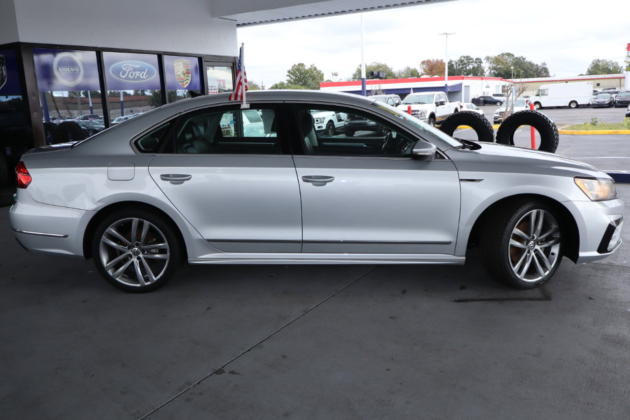 Used 2017 Volkswagen Passat 1.8T R-Line image 4
