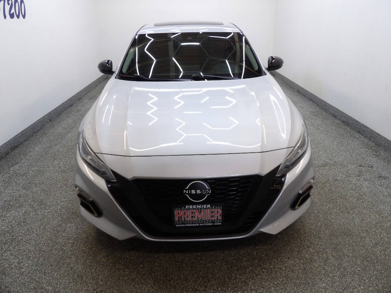 Used 2020 Nissan Altima 2.5 SR w/ Premium Package AWD/4WD image 2