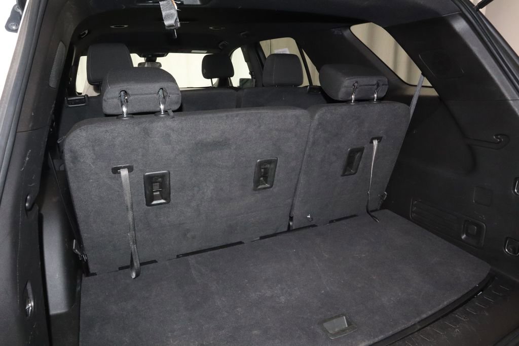 Used 2023 Chevrolet Traverse LT FWD image 17