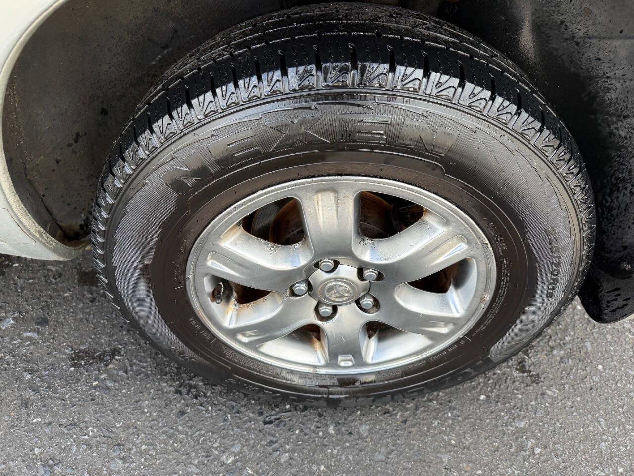 Used 2007 Toyota Highlander Sport image 10