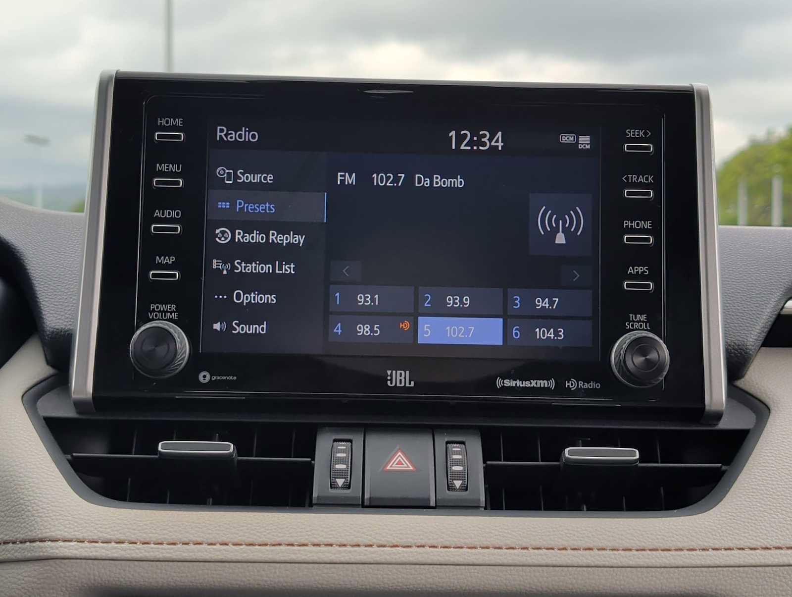 Used 2020 Toyota RAV4 Limited image 12