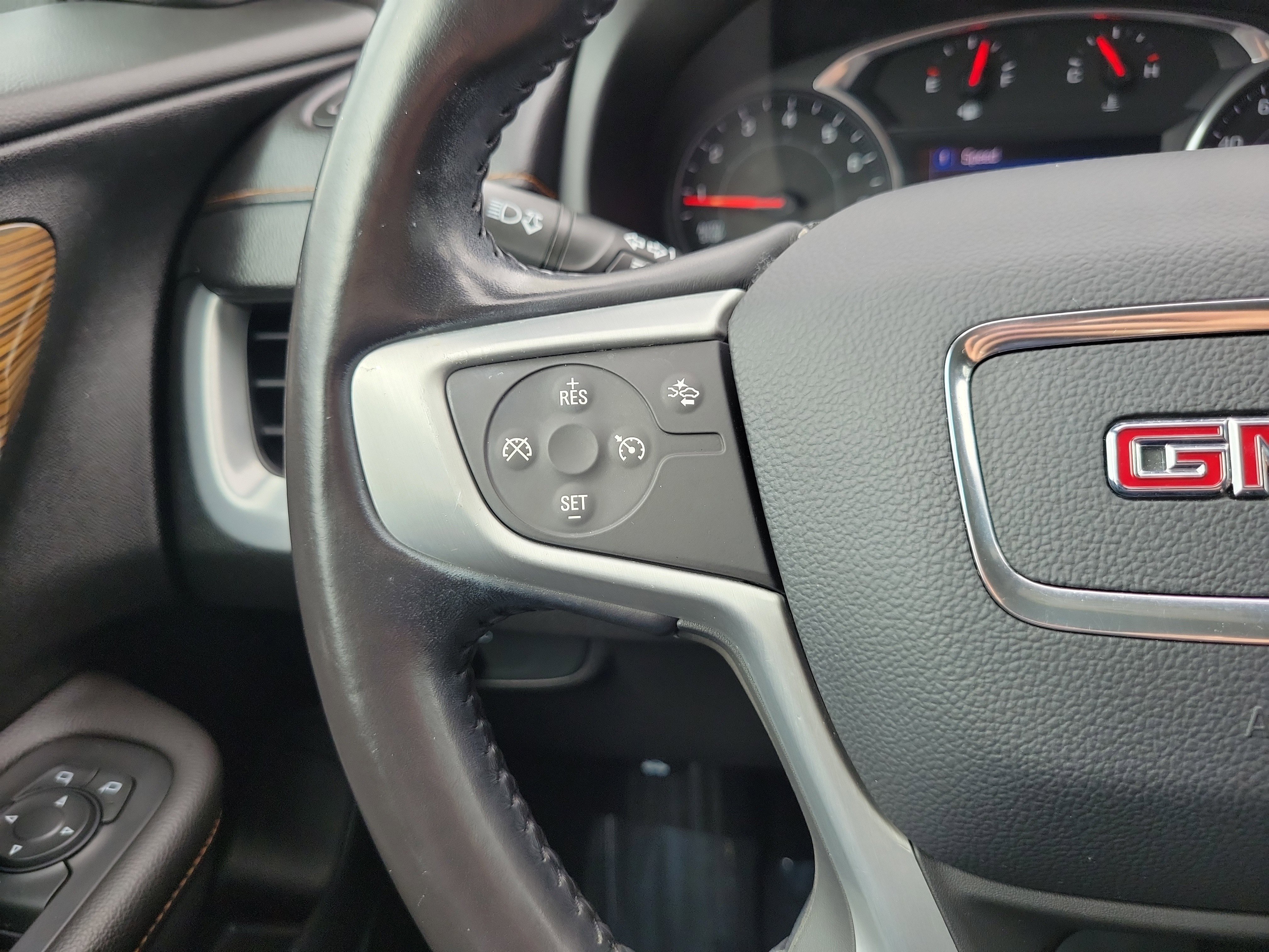 Used 2020 GMC Terrain SLE FWD image 18