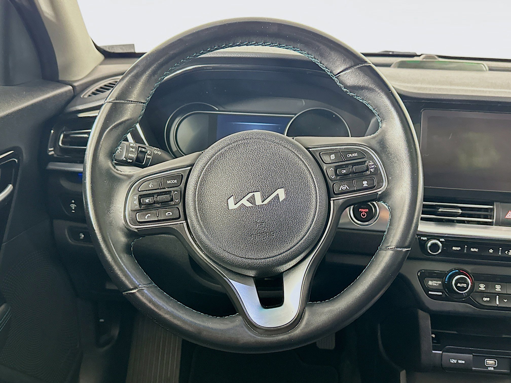 Used 2022 Kia Niro EX Premium image 18