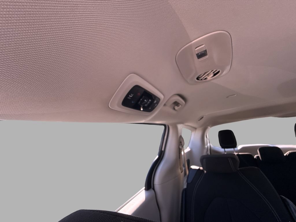 Used 2024 Chrysler Voyager LX FWD image 21