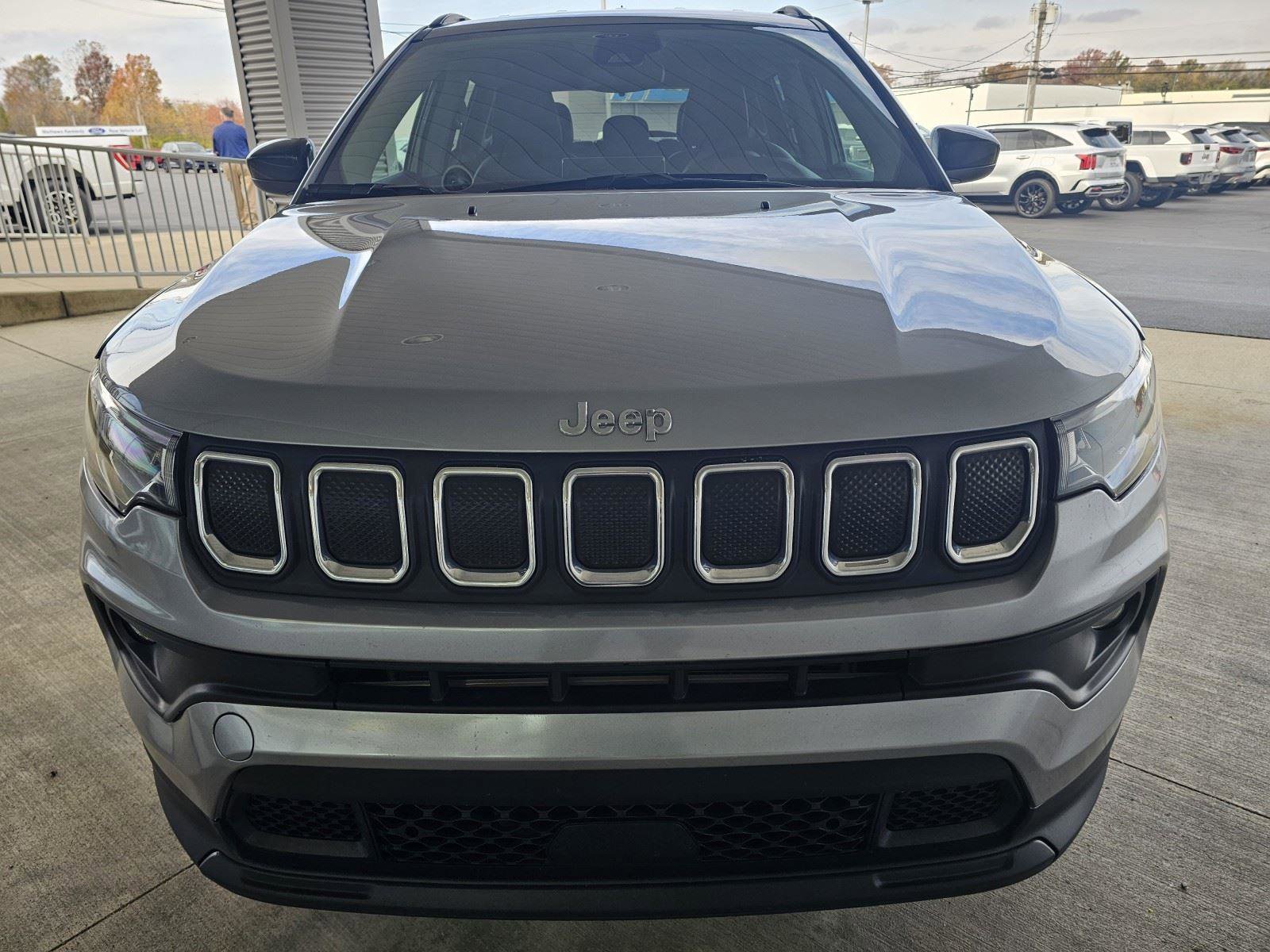 Used 2022 Jeep Compass Latitude image 8