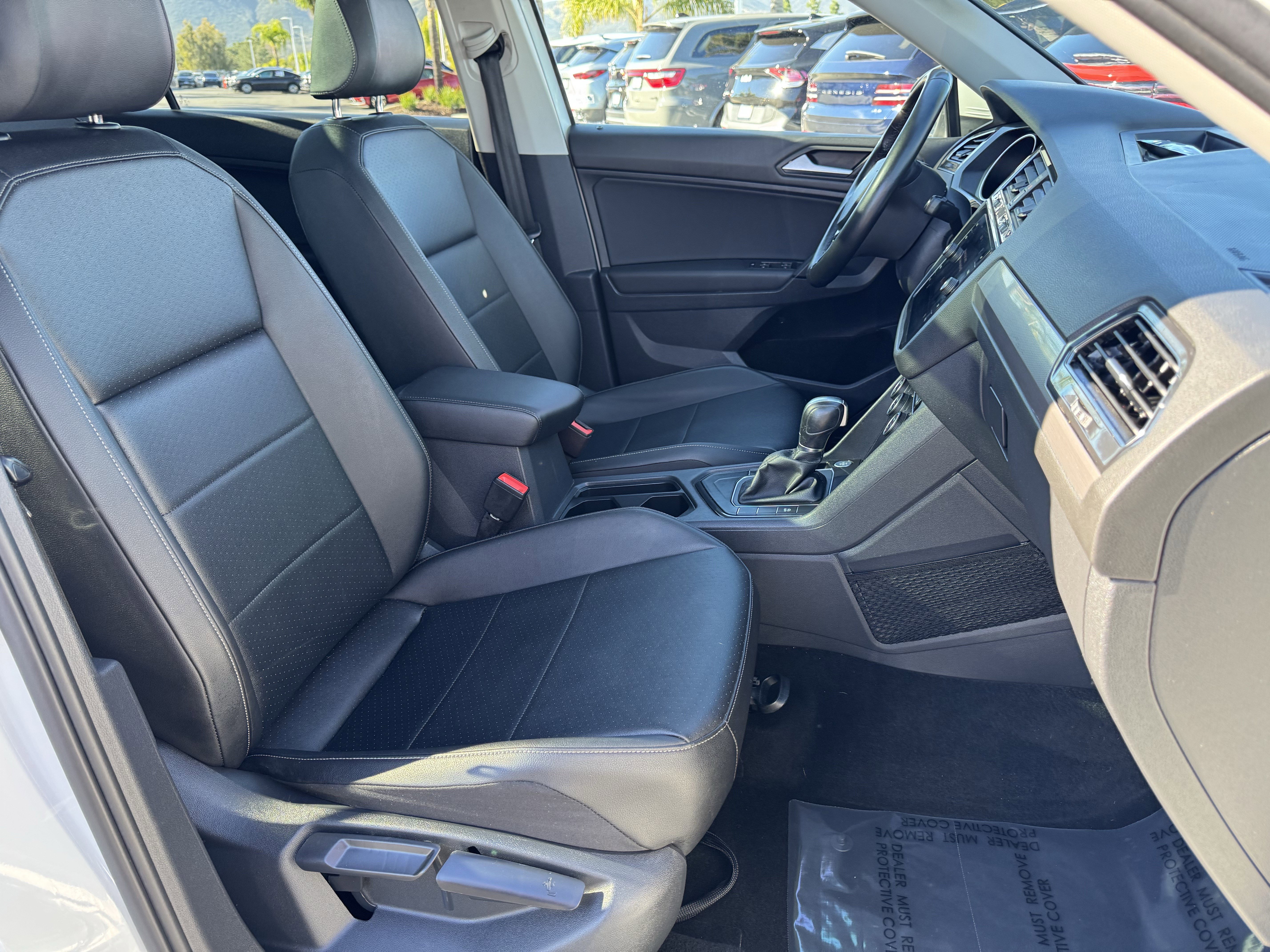 Certified 2019 Volkswagen Tiguan SE w/ Panoramic Sunroof Package image 38